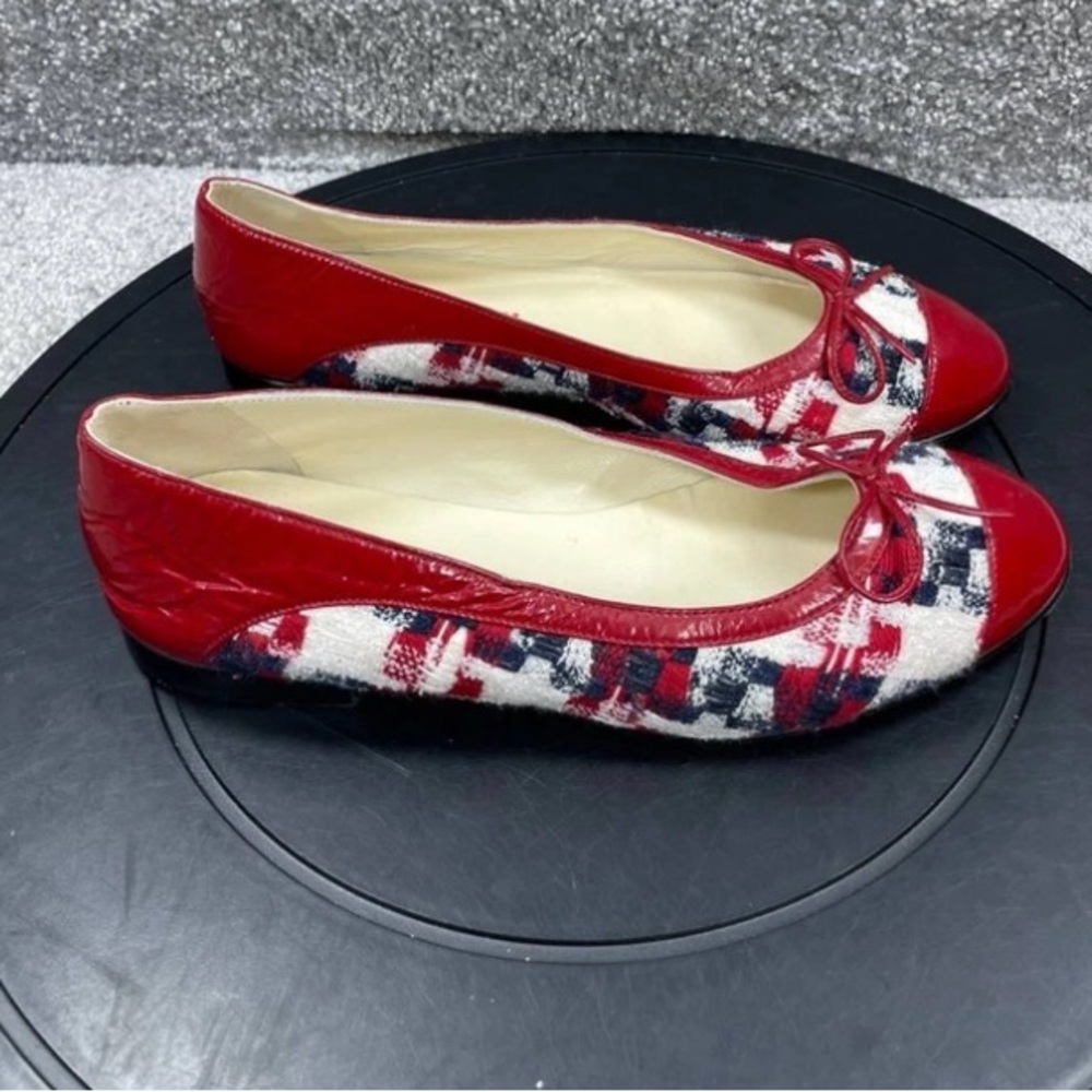 AUTHENTIC Chanel Tweed and Patent Leather Cap Toe Ballet Flats Size 38
